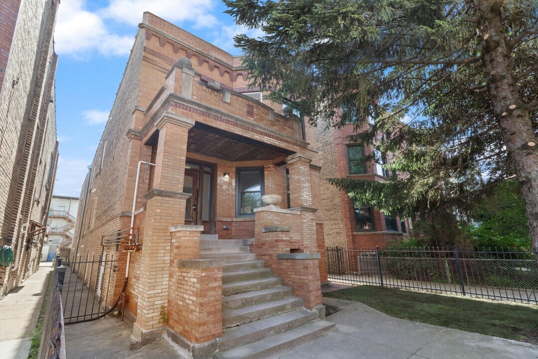839 N Rockwell St in Chicago, IL - Building Photo