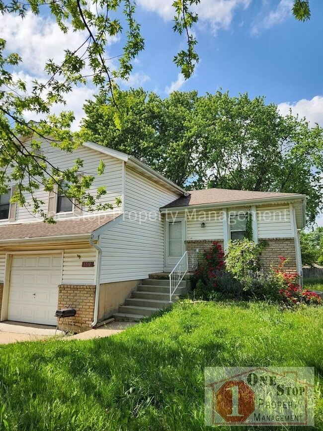 1130 W Sheridan St in Olathe, KS - Building Photo - Building Photo