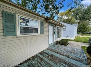 47 E Barrett Ave in Madison Heights, MI - Building Photo - Building Photo