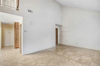 805 Quail Dr in Lake Elsinore, CA - Foto de edificio - Building Photo