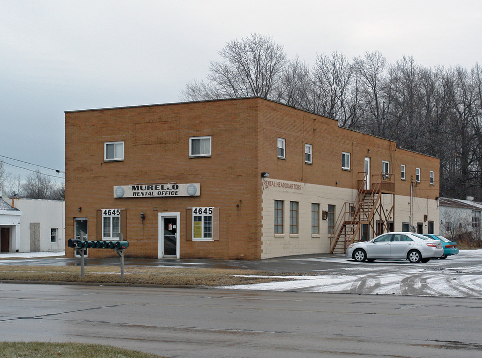 4645 Oberlin Ave in Lorain, OH - Building Photo