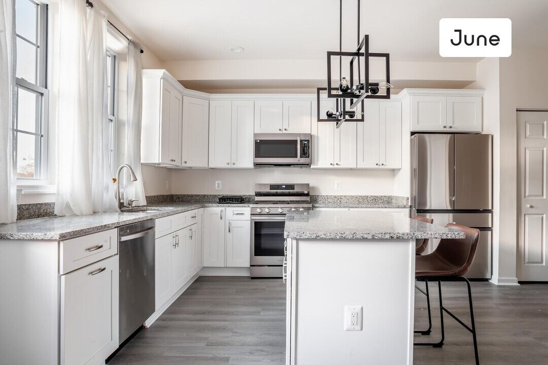 4706 9th St NW in Washington, DC - Building Photo
