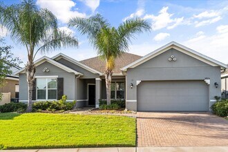 3925 Green Sabal Dr in Orlando, FL - Building Photo - Building Photo