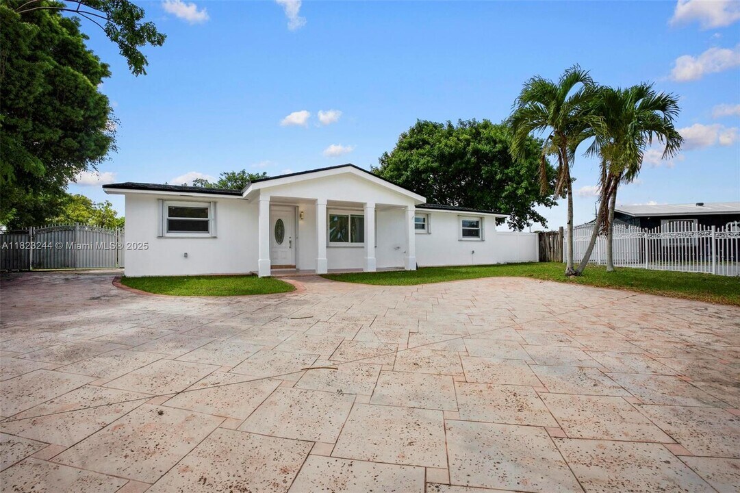 14601 SW 293rd Terrace in Homestead, FL - Building Photo
