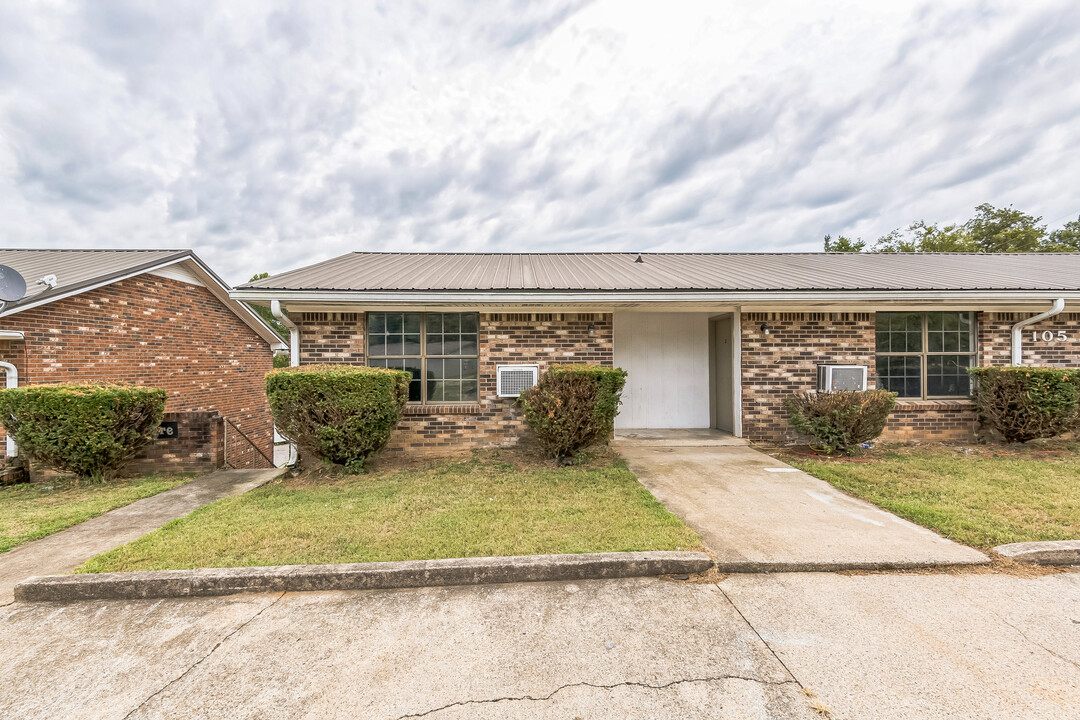 Village Square in Clarksville, TN - Building Photo