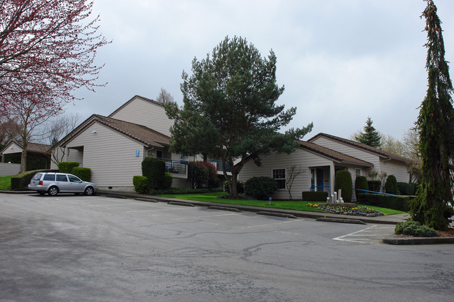 Garden Crest Apartments in Portland, OR - Foto de edificio - Building Photo