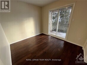 39 Thornbury Crescent in Ottawa, ON - Building Photo - Building Photo