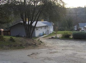 40771 Winding Way in Oakhurst, CA - Building Photo - Building Photo