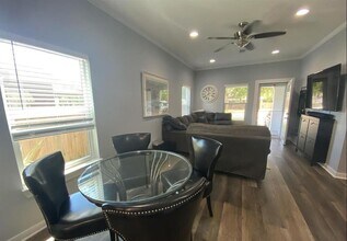 1106 W Gregory St in Pensacola, FL - Building Photo - Building Photo