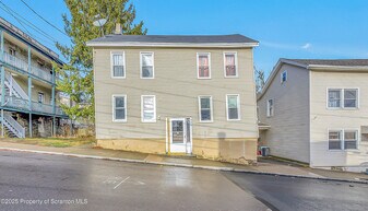 916 W Linden St in Scranton, PA - Building Photo