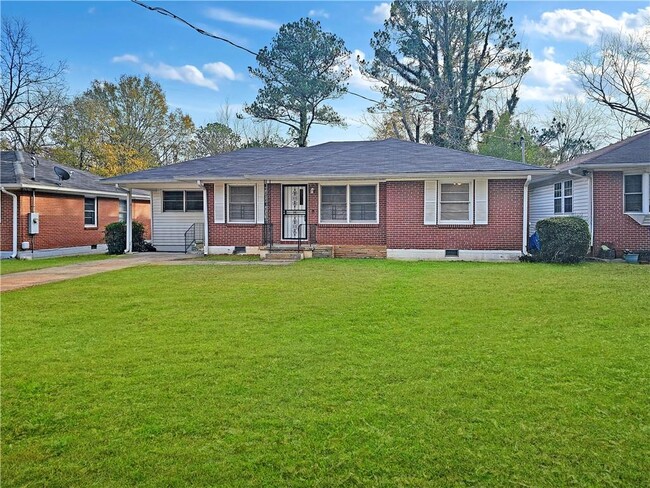 property at 716 Vinson Pl SW
