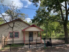 7210 Wileyvale Rd, Unit B in Houston, TX - Building Photo