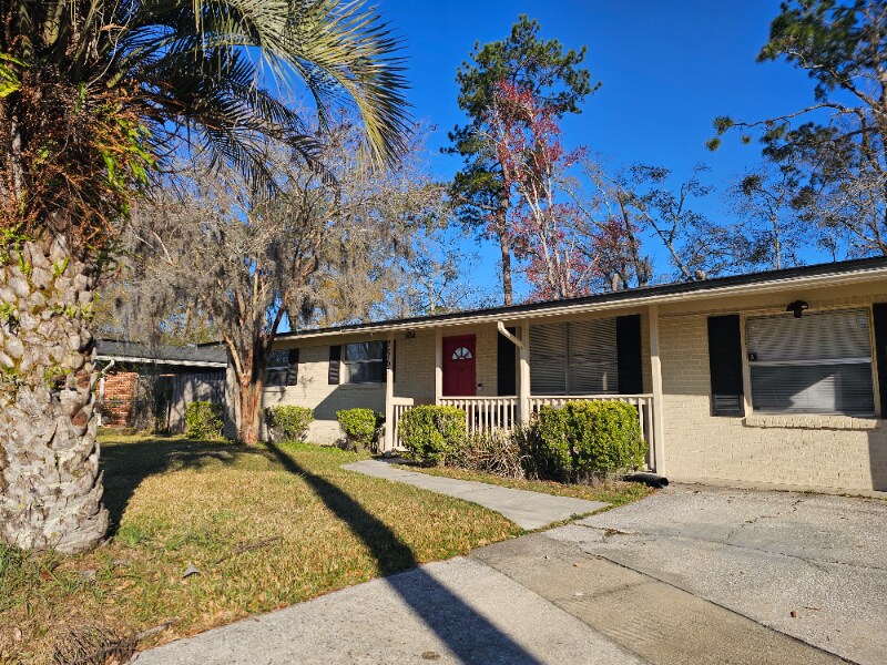7567 Wendell Dr in Jacksonville, FL - Building Photo