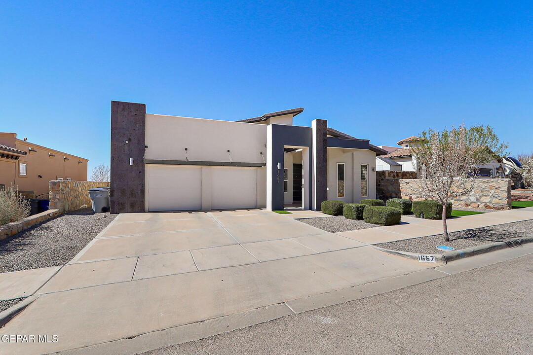 1657 Lark Bunting Ln in El Paso, TX - Building Photo