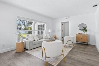 8335 42nd Ave N in St. Petersburg, FL - Building Photo - Building Photo