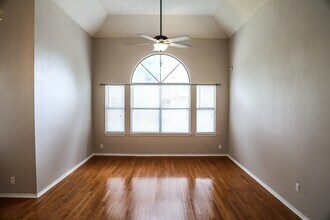 8355 Slippery Rock in San Antonio, TX - Building Photo - Building Photo