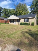 3400 Redcliff Dr in Memphis, TN - Building Photo