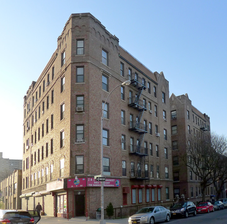 941 Washington Ave in Brooklyn, NY - Building Photo