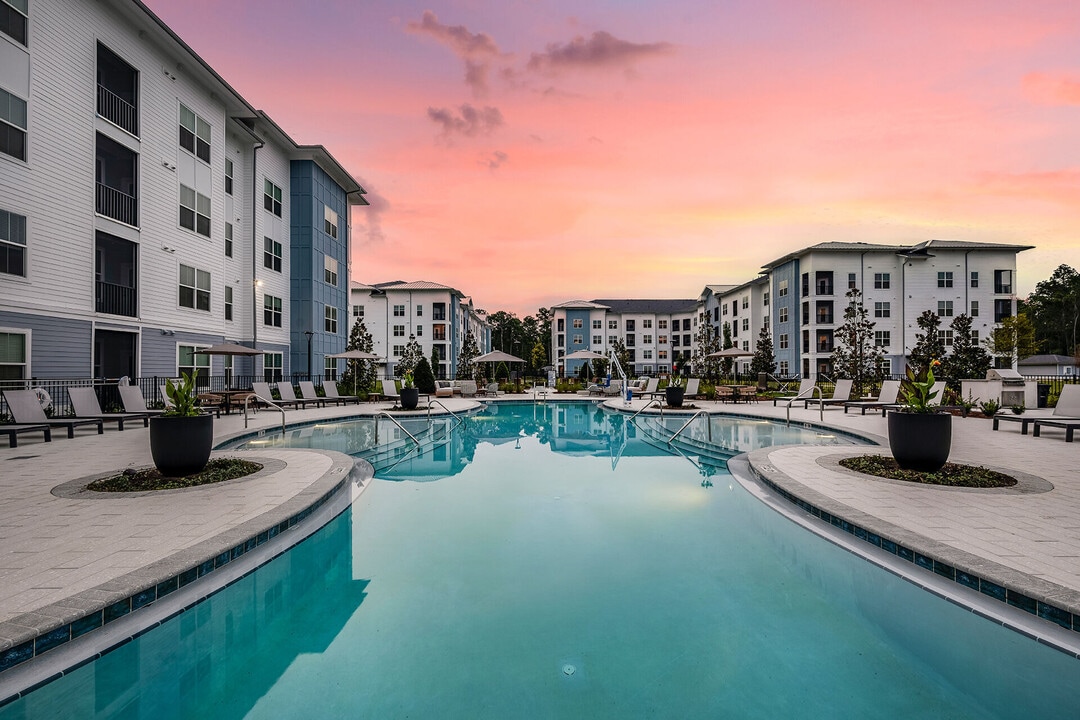 Arcadia 331 in Freeport, FL - Foto de edificio