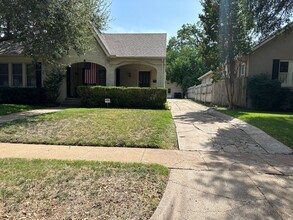 2627-B Greene Ave in Fort Worth, TX - Building Photo - Building Photo