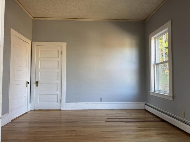 6 Dawson St in Milton, NH - Building Photo - Building Photo