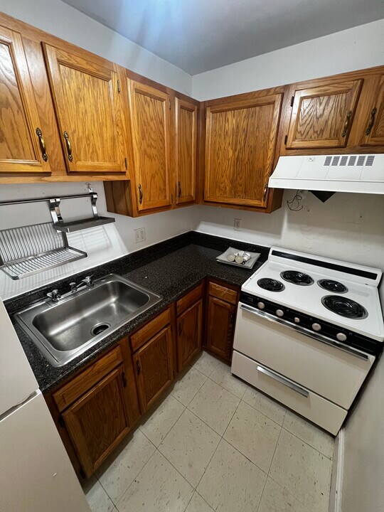 19 Lancaster Ter, Unit 103 in Brookline, MA - Building Photo