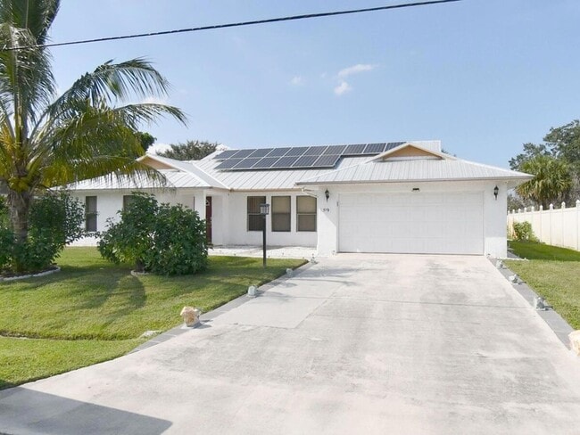 property at 519 NW Marion Ave