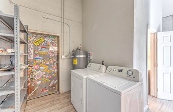 1305 Palm St in Henderson, NV - Building Photo - Building Photo