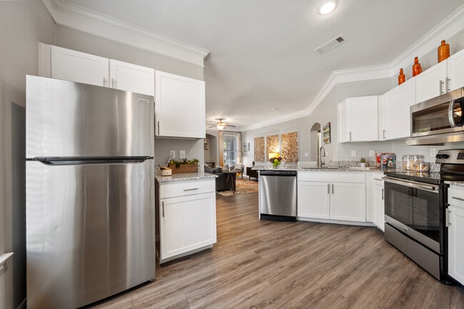 Bristol Heights in Austin, TX - Building Photo - Building Photo