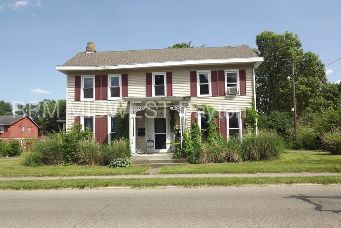 816 S Main St in Franklin, OH - Building Photo