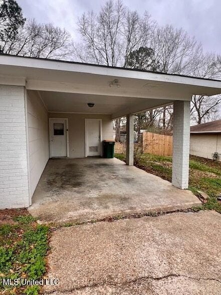 605 Highland Dr in Ridgeland, MS - Foto de edificio - Building Photo