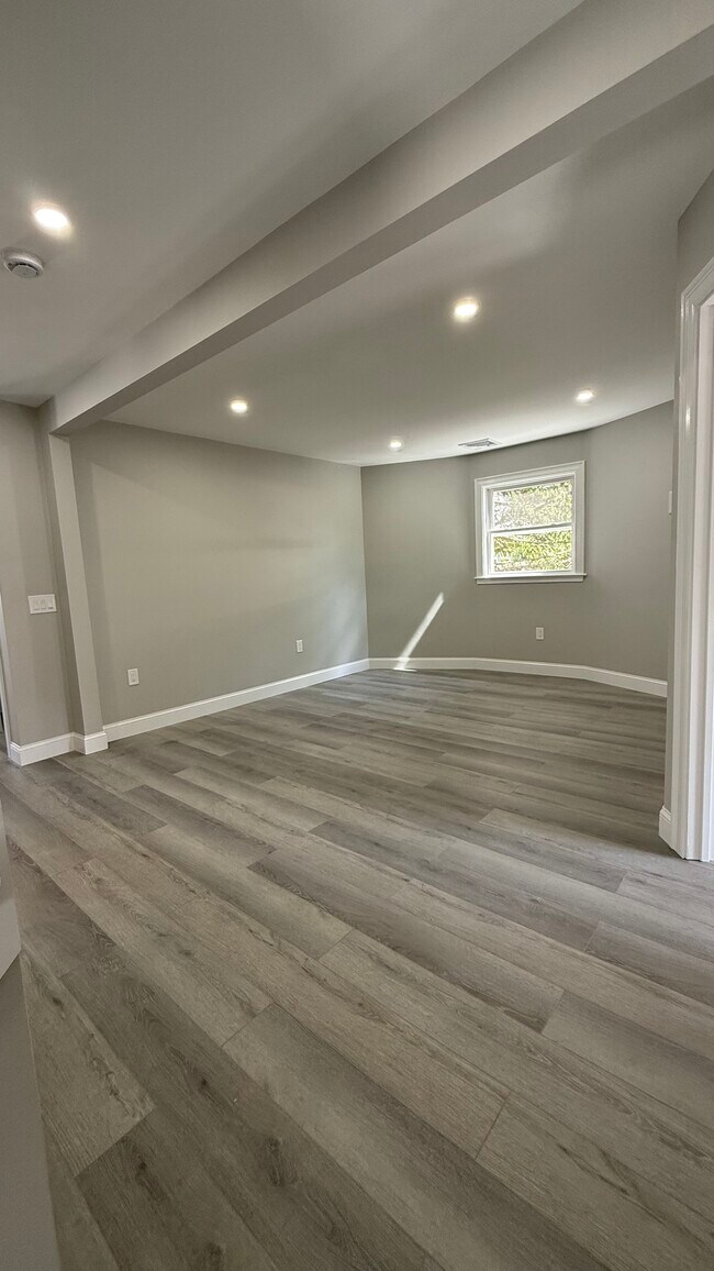 5 Harris Rd in Medford, MA - Building Photo - Building Photo