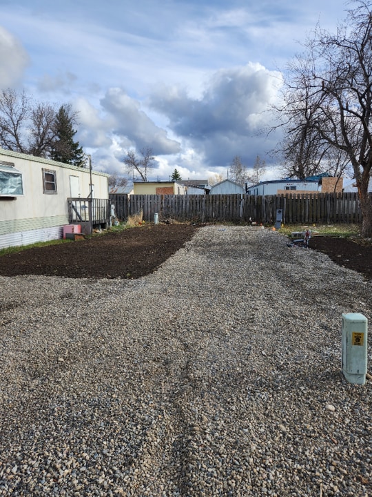 99 Frank Rd in Belgrade, MT - Building Photo