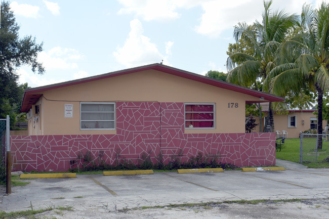 178 W 33rd St in Hialeah, FL - Building Photo - Building Photo