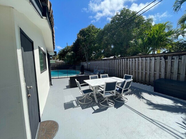 2620 NE 19th St in Pompano Beach, FL - Building Photo - Building Photo