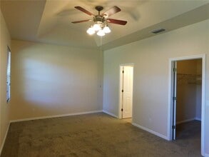 6624 Waterton Dr in Riverview, FL - Foto de edificio - Building Photo