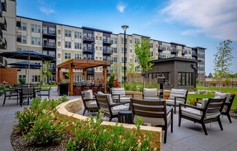 Legacy Commons at Signal Hills 55+ Apartments in West St. Paul, MN - Building Photo - Building Photo