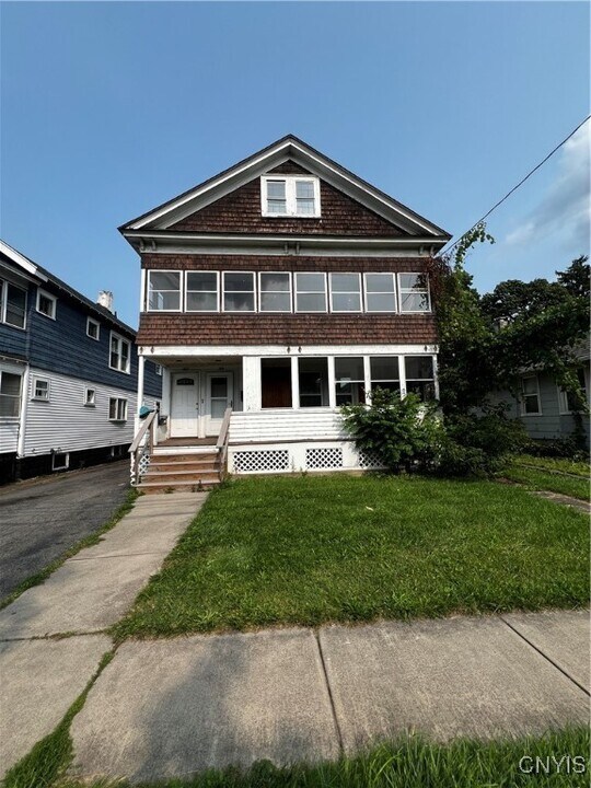 317 S Midler Ave in Syracuse, NY - Building Photo
