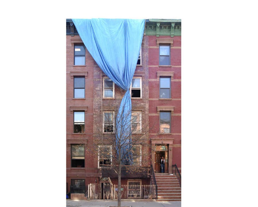 256 W 123rd St in New York, NY - Building Photo