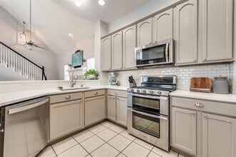 933 Wenk Ct in Savannah, TX - Building Photo - Building Photo