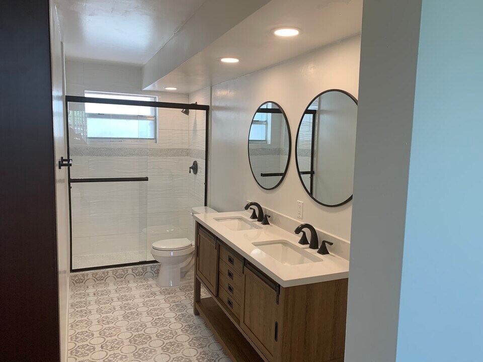 14185 SW 87th St in Miami, FL - Building Photo