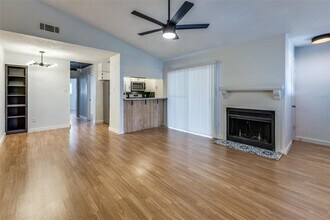 7202 Carver Ave in Austin, TX - Building Photo - Building Photo