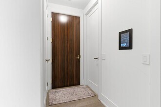 455-455 Wellington St W in Toronto, ON - Building Photo - Building Photo