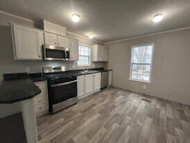 39500 Warren Rd in Canton, MI - Building Photo