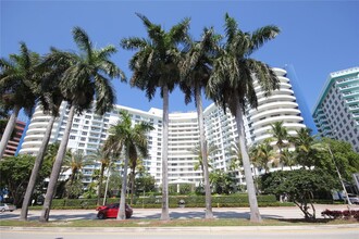 5161 Collins Ave in Miami Beach, FL - Building Photo - Building Photo