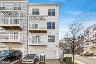 15221 Leicestershire St in Leesylvania, VA - Building Photo - Building Photo