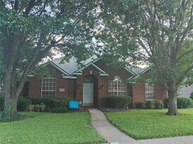 9909 Belfort Dr in Frisco, TX - Building Photo