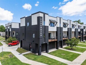 3741 Riverside Dr, Unit 3741 Riverside Dr in Tulsa, OK - Building Photo - Building Photo