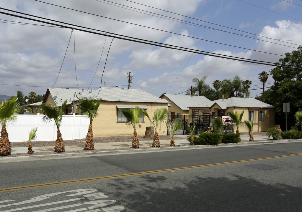 113 S Spring St in Lake Elsinore, CA - Building Photo