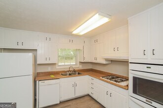 608 Upland Ridge Dr NW in Conyers, GA - Building Photo - Building Photo